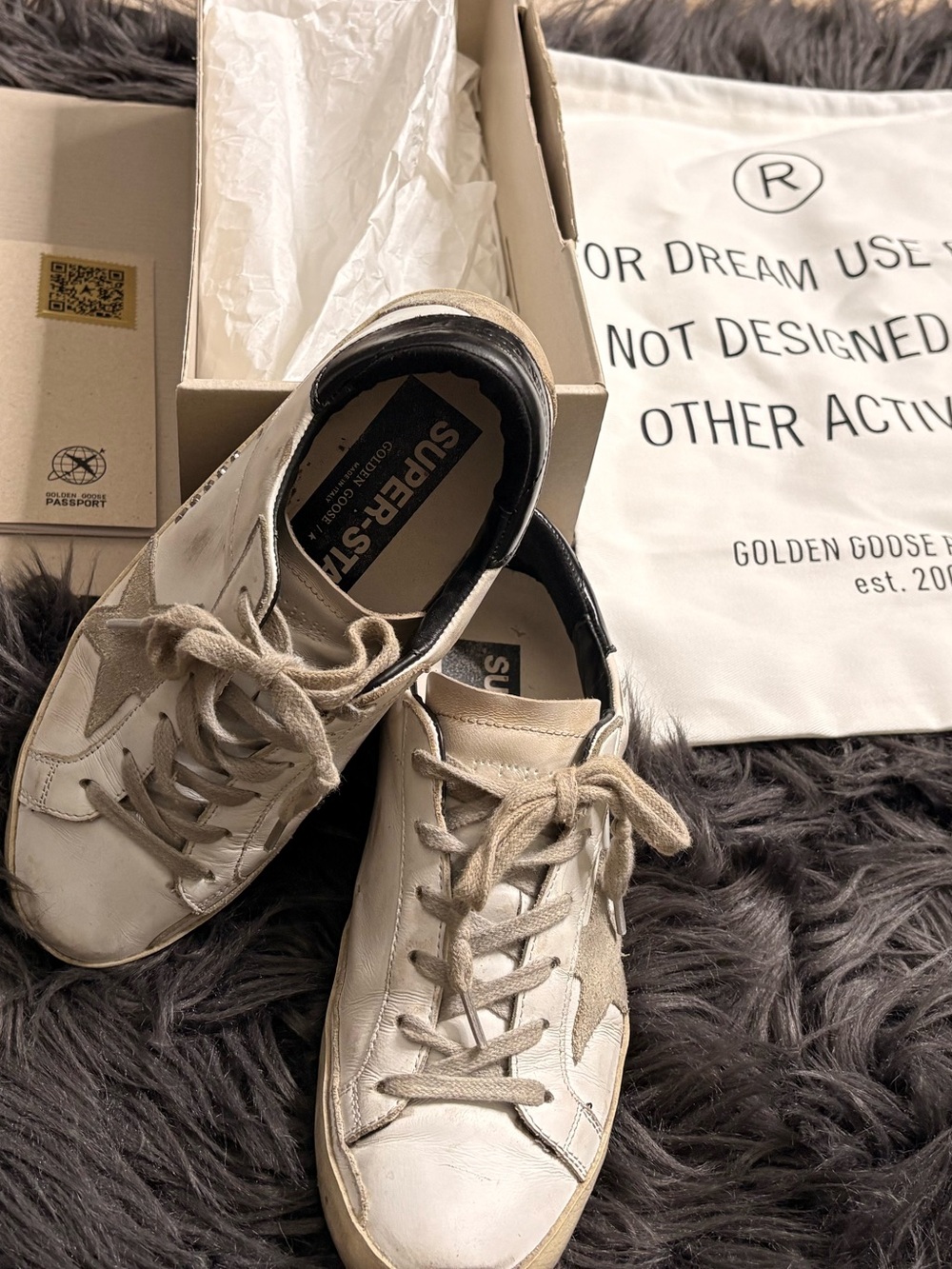 Golden Goose White Leather Low-Top Sneakers with gray Star